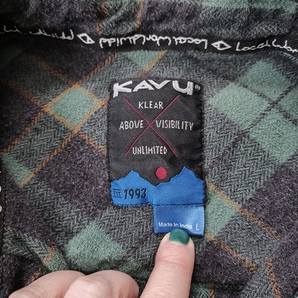 Kavu big joe flannel plaid button up size large - Picture 8 of 8